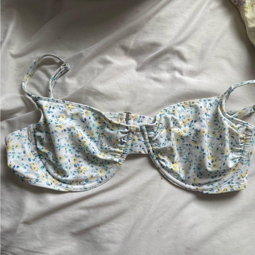 Gilly Hicks Floral Bikini Top